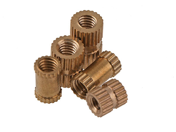 注塑鑲嵌銅螺母